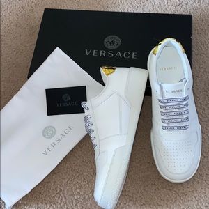 Versace Ilus Sneakers